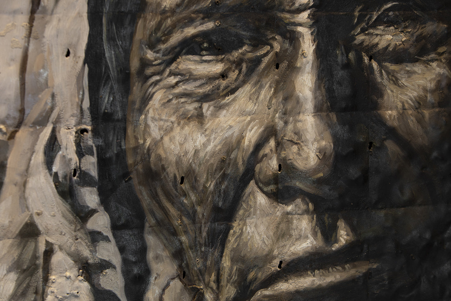 Sitting Bull - portrait sur métal, peinture à l'huile sur métal rouillé n&b